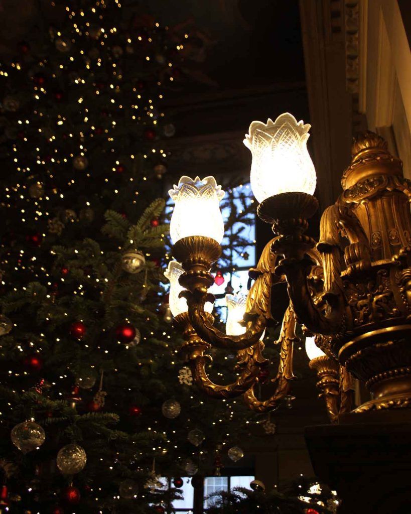 chatsworth-house-christmas-good-fronds