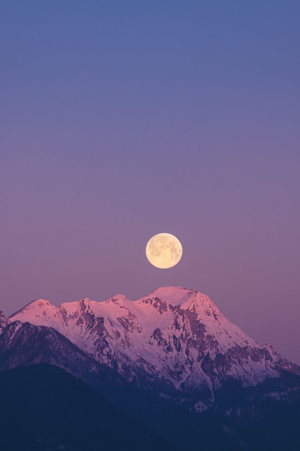 January Full Wolf Moon: Astrology & Its Meaning (2024)
